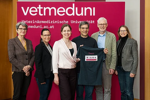 v.l.n.r.: Rektorin Petra Winter, Christine Ruckenbauer, Anna Orlova, Richard Moriggl, Vizerektor Otto Doblhoff-Dier und Vizerektorin Manuela Raith