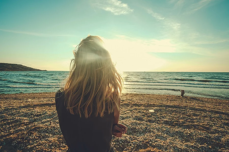 Frau am Strand