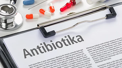 Antibiotikaschriftzug auf Klemmbrett