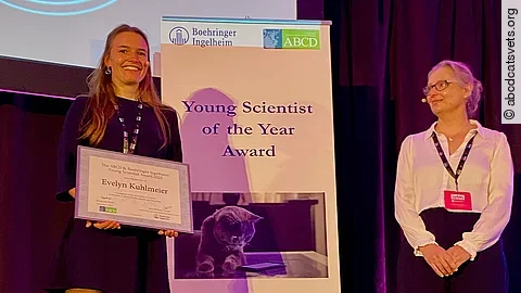 Evelyn Kuhlmeier nimmt Preis entgegen