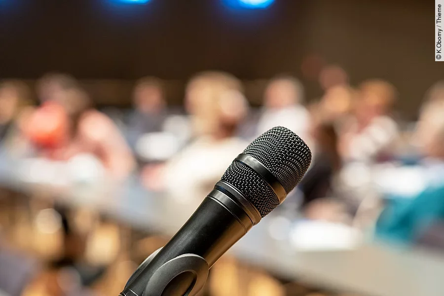 Mikrophon auf Kongress