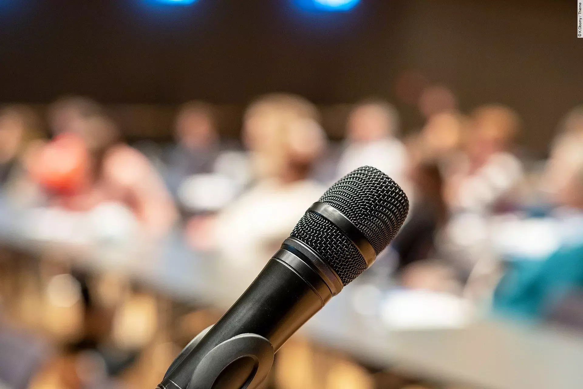 Mikrophon auf Kongress