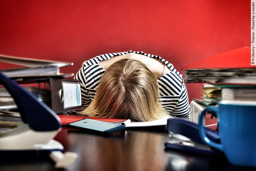 Frau beim Lernen Frau beim Lernen