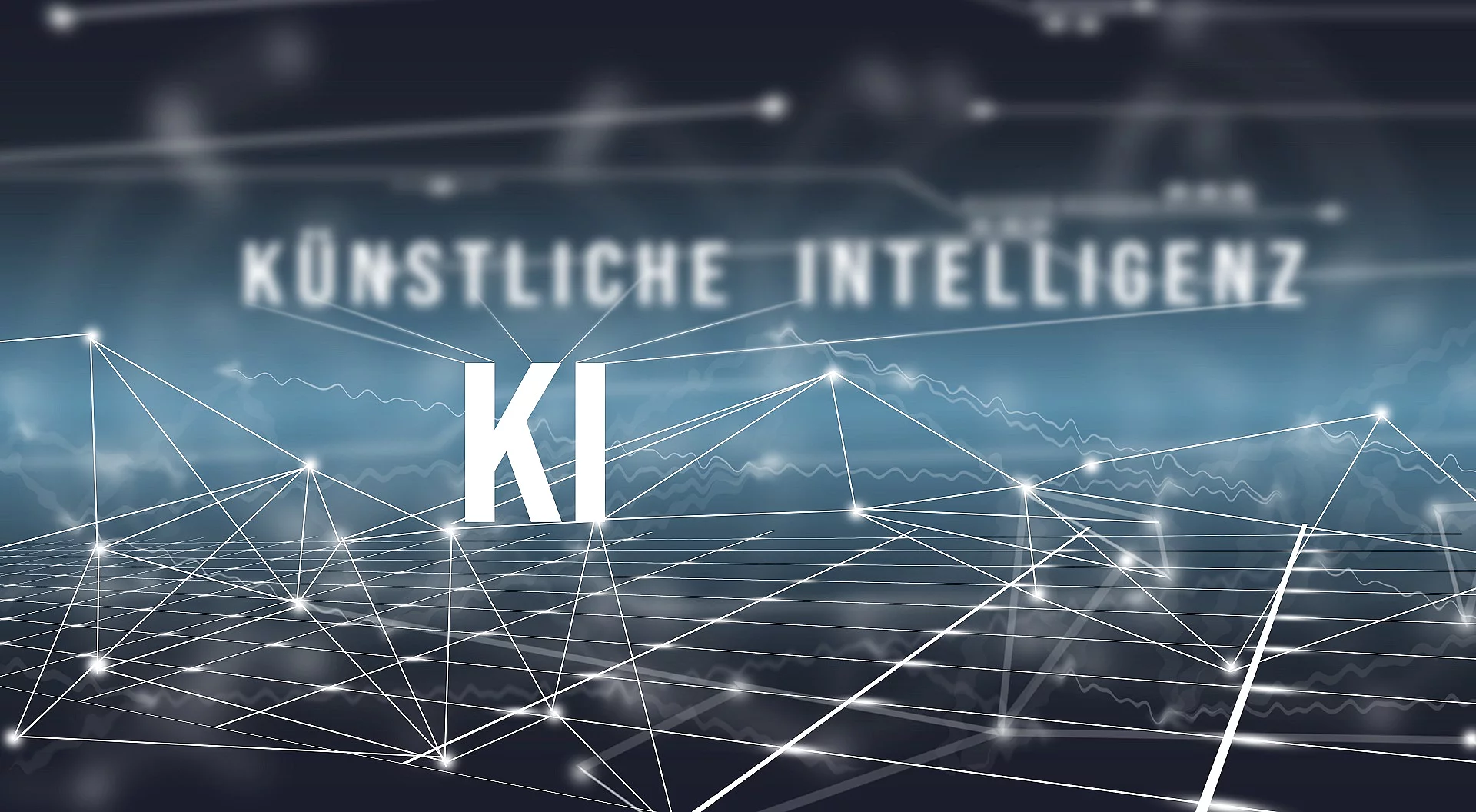 Auf blauem Hintergrund mit Vernetzungen steht "KÜNSTLICHE INTELLIGENZ" geschrieben.