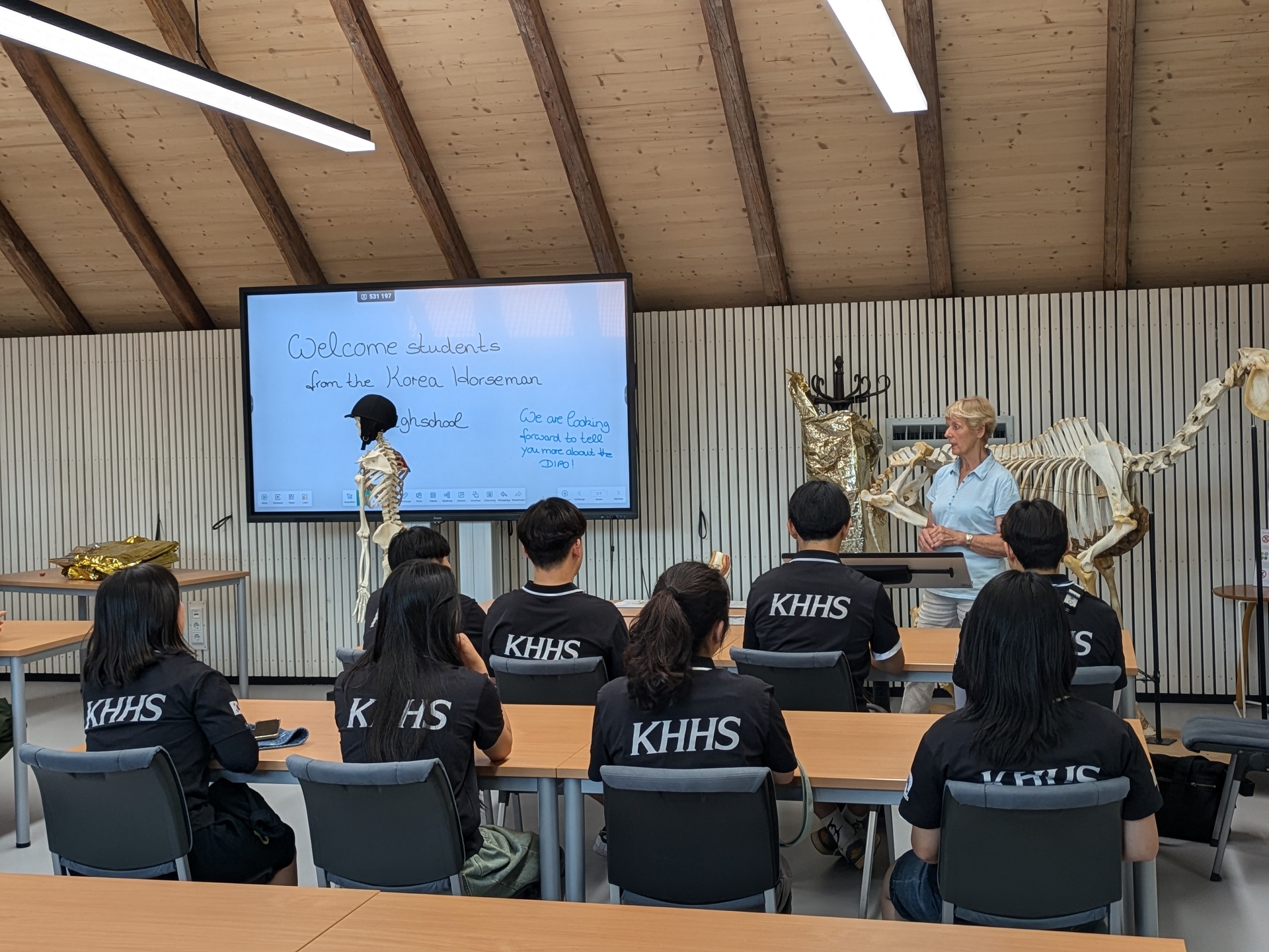 Besuch der KHH im DIPO